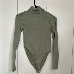 Stylish Olive Ribbed Bodysuit forever 21 long sleeve open back